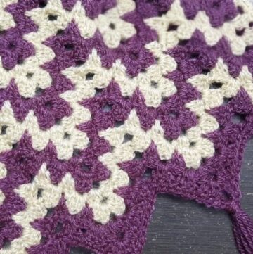 Crochet zigzag scarf pattern 4