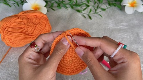 Crochet Crab Pouch bag pattern 5