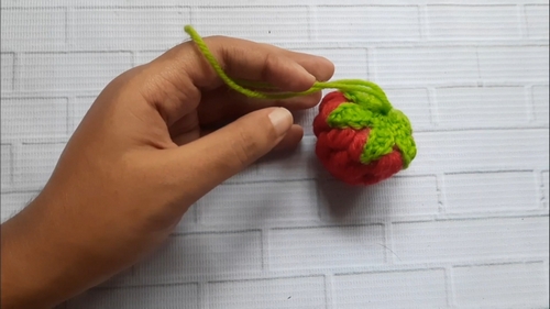 Crochet Strawberries pattern 7