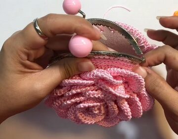 Crochet mini rose bag 6