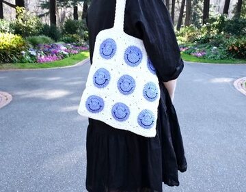 Crochet Smiley Face Granny Square Bag pattern 6