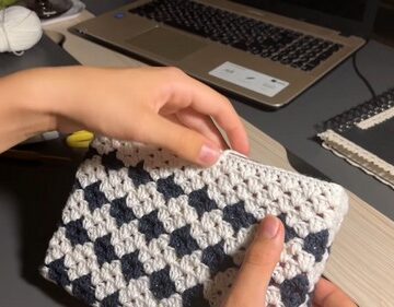 Crochet Book Sleeve free pattern 5