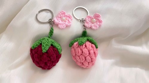 Crochet Strawberry Keychain Pattern 5