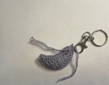 Crochet Crescent Moon Keychain pattern 4