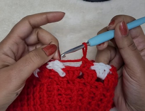 Crochet Granny Diamond Stitch Hat Pattern 2