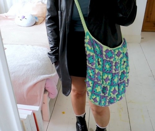 Crochet Granny Square Bag pattern 7