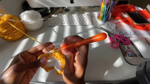 Crochet floppy hat with skull pattern 2
