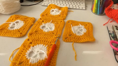 Crochet floppy hat with skull pattern 3