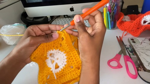 Crochet floppy hat with skull pattern 4