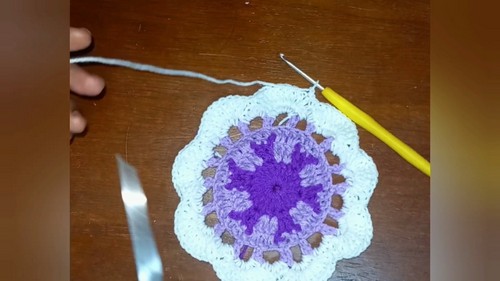 Crochet Round Coaster With Shell Edges Pattern 4