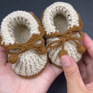 Easy Crochet Baby Booties pattern 5