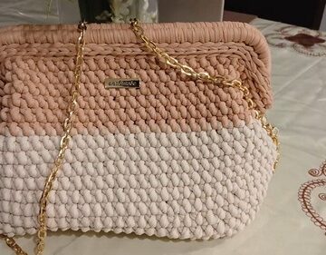 Easy Crochet Two-Tone Handbag pattern 5