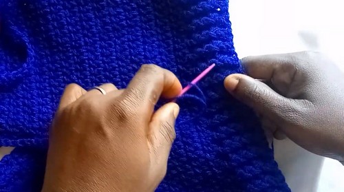 Easy Crochet Baby Shorts pattern 4