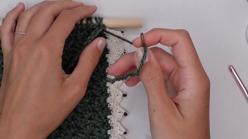Easy Crochet Earring Holder pattern 4