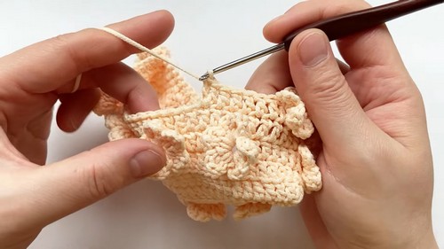 Easy Crochet 3D Flower Bag pattern 3