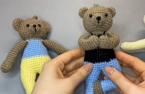 Easy Yoga Bear Keyring pattern 5