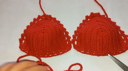 Easy Crochet Bikini Top pattern 4