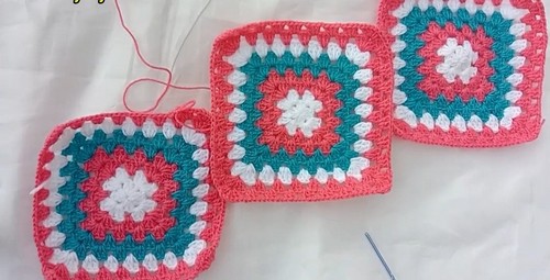 Easy Crochet Granny Square pattern 5