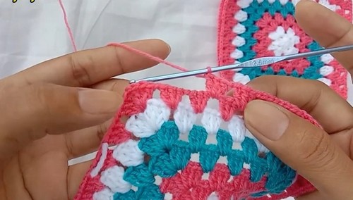 Easy Crochet Granny Square pattern 2