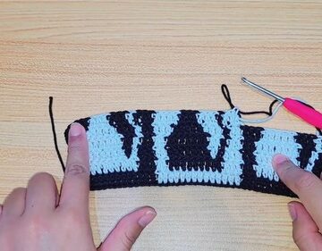 Easy Crochet Two-Tone Tote Bag pattern 4