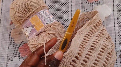 Easy Crochet Stylish Hat pattern 3