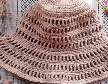 Easy Crochet Stylish Hat pattern 5