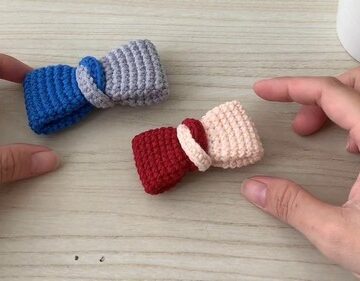 Crochet Two-Toned Bow Hair Clip Pattern 4