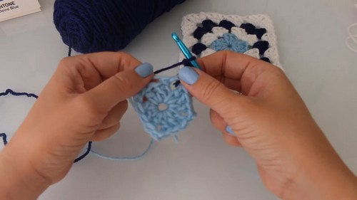 Easy Crochet Granny Bucket Hat pattern 1