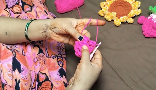 Easy Crochet Strawberry Pouch pattern 1
