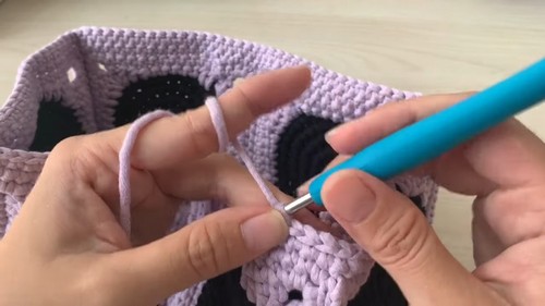 Easy Crochet Kawaii Soot Sprite Bag pattern 3