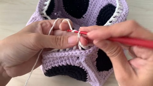Easy Crochet Kawaii Soot Sprite Bag pattern 4