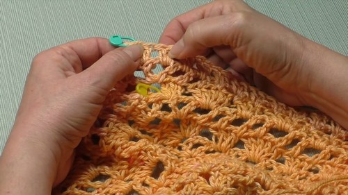 Easy Crochet Simple Shawl pattern 2