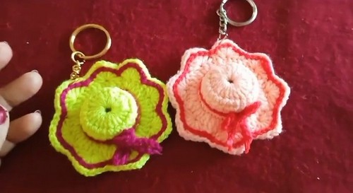 Easy Crochet Mini Hat Keychain pattern 5