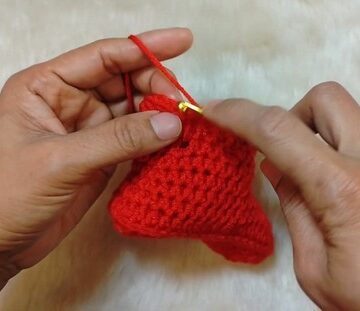 Crochet Booties With Pompoms 3