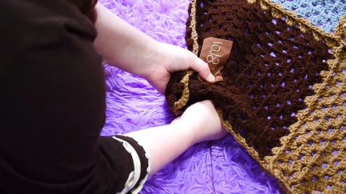 Crochet Oversized Granny Square Blanket 4