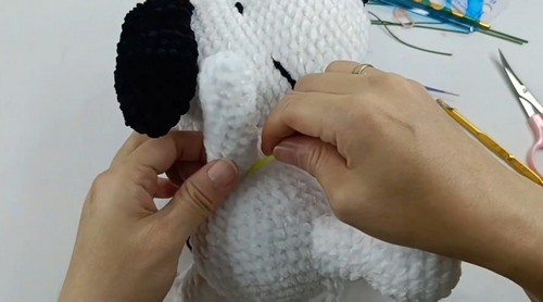 Crochet Snoopy Doll Amigurumi 4