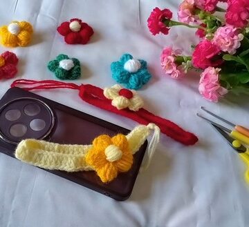 Crochet Puff Flower Mobile Holder 4