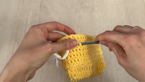 Crochet Drawstring Pouch pattern 3