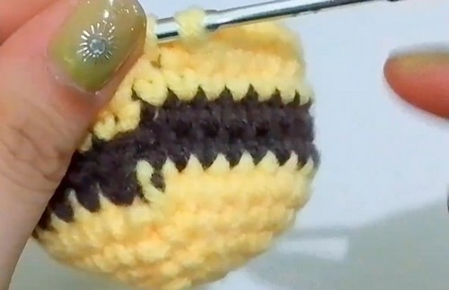 Crochet Amigurumi Bee 2