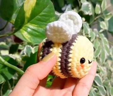 Crochet Amigurumi Bee 5