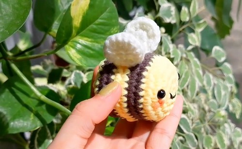 Crochet Amigurumi Bee 5