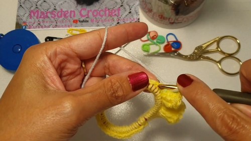 Crochet Hair Scrunchie pattern 1