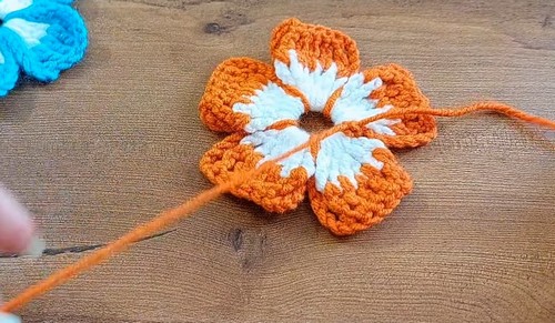 Crochet Flower pattern 3