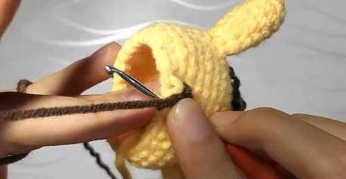 Crochet Pompompurin Ice Cream Keychain 3