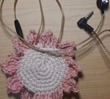 Crochet Earphone Case pattern 5