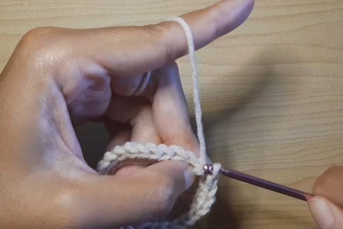 Crochet Earphone Case pattern 2