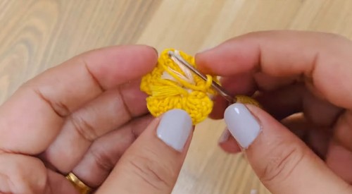 Crochet Leafy Cord Cover 2