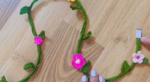 Crochet Leafy Cord Cover 4