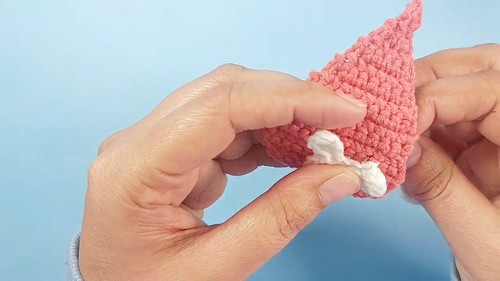 How To Crochet Gnome Applique 3
