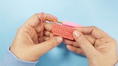 How To Crochet Gnome Applique 1